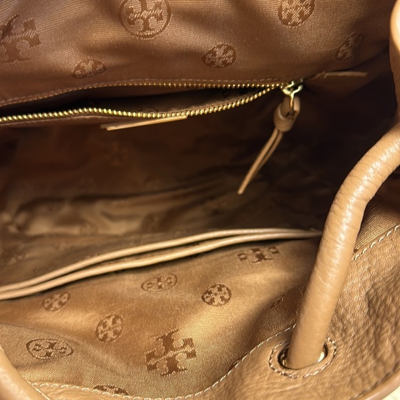 Tory Burch Britten Pebbled Leather Logo Backpack - Picture 7 of 8